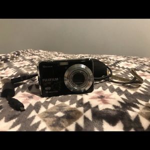 Fujifilm camera witch charging cable n pouch